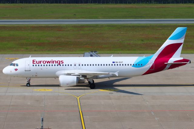 Airbus A320 (9H-EUT)