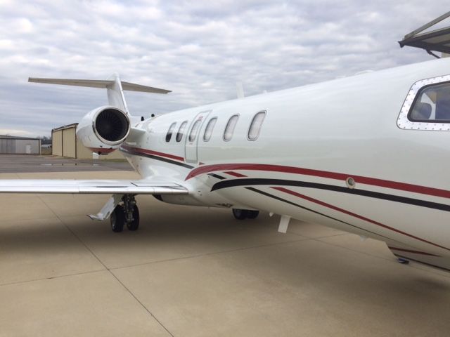 Bombardier Learjet 70 (N31PF)