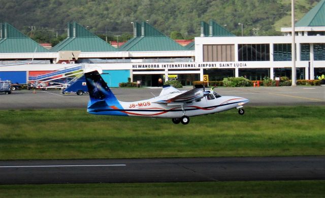 Canadair Challenger (J8-MQS)