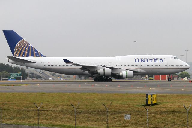 Boeing 747-400 (N177UA)