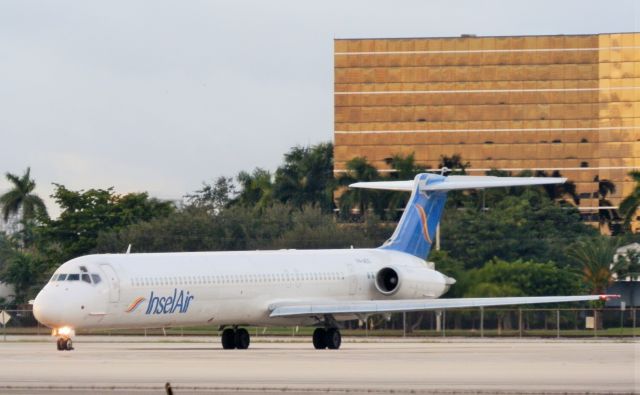 McDonnell Douglas MD-83 (P4-MDG)