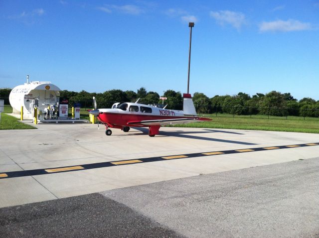 Mooney M-20 (N30FM)