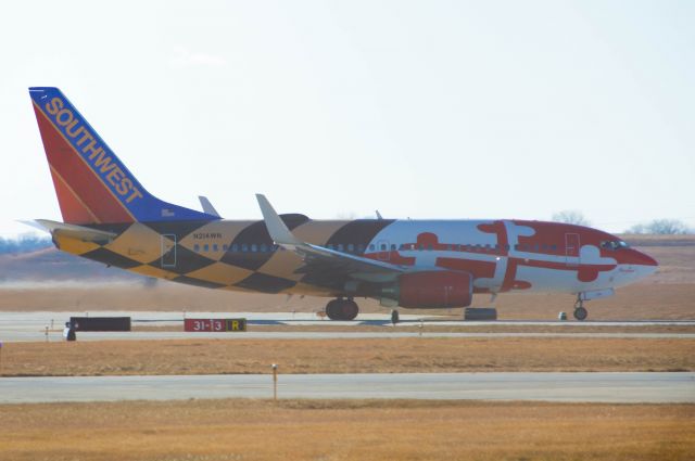 Boeing 737-700 (N214WN) - Maryland One now makes the second of the Southwest Steates liveries I have seen and gotten a decent photo of. Just 10 left to see. Southwest 6299 is departing Des Moines Runway 31 for Las Vegas at 1:54 PM N214WN 738-7H4. Photo taken January 5, 20202 with Nikon D3200 at 270mm.