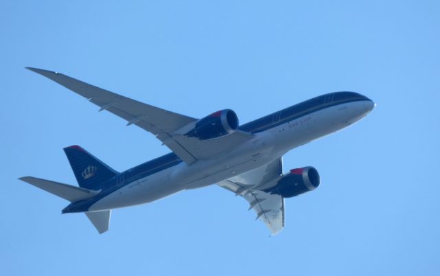 Boeing 787-8 (JY-BAE) - Shown here is a Royal Jordanian Boeing 787-800 a few minutes until landing in the Spring of 2017.