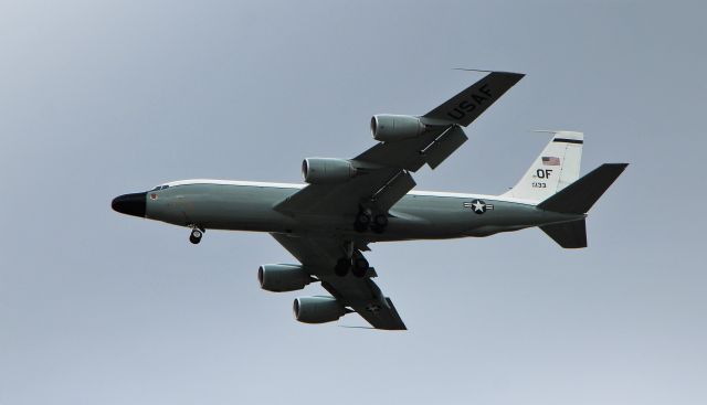 Boeing C-135B Stratolifter (62-4133) - RC-135W inbound for touch and go at Eppley 