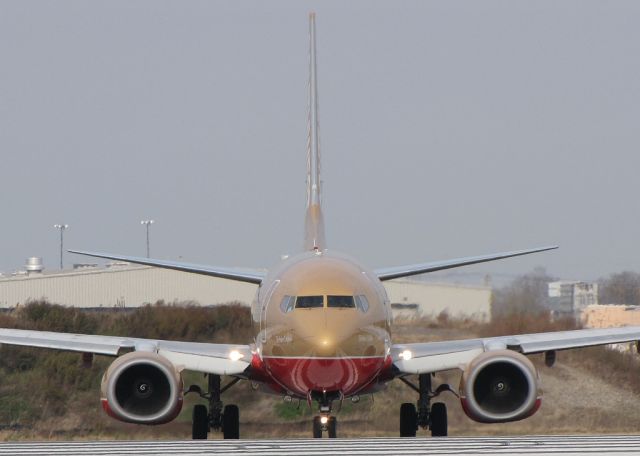 Boeing 737-700 (N711HK)