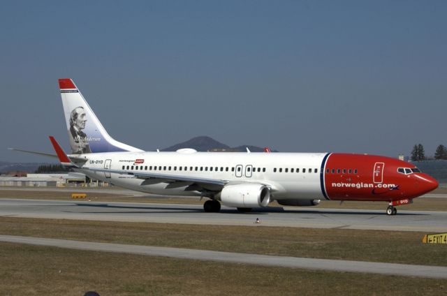 Boeing 737-800 (LN-DYD)