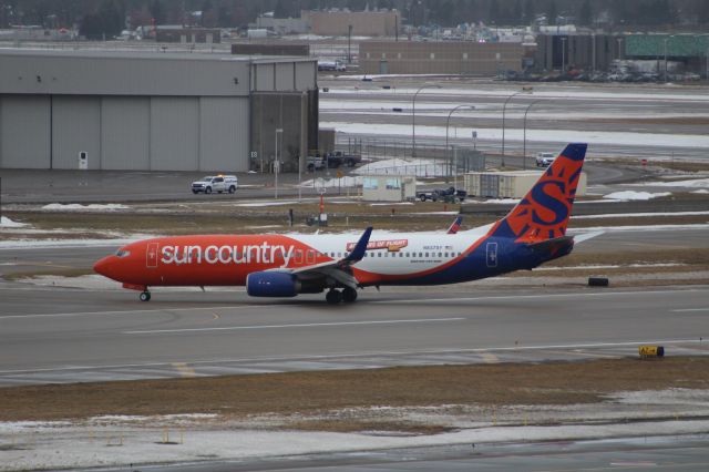 Boeing 737-800 (N837SY)