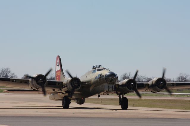 Boeing B-17 Flying Fortress — - Collings Foundation B-17G "Nine O Nine"