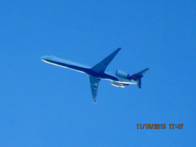 McDonnell Douglas MD-90 (N904DA)