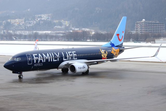 Boeing 737-800 (G-FDZG)