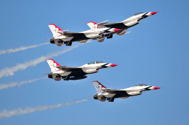 Lockheed F-16 Fighting Falcon — - Andrews Joint Base Airshow 2015