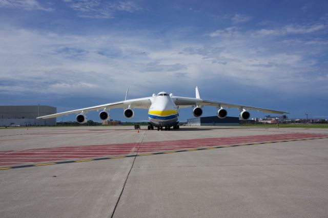 Antonov An-225 Mriya (UR-82060)