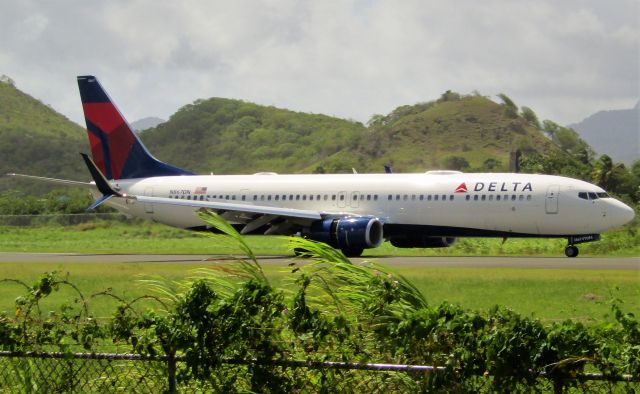 Boeing 737-900 (N867DN)