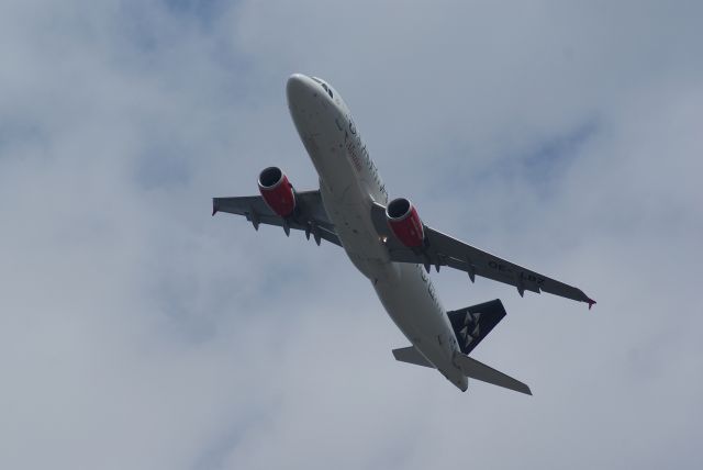 Airbus A320 (OE-LBZ) - Austrian Airlines A320-214 cn5181 23 juni 2018 Star Alliance Take off RWY34