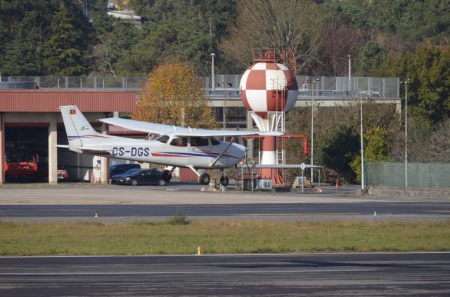 Cessna Skyhawk (CS-DGS) - CS-DGS At LEVX. 28-11-2021