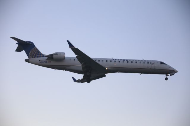 Canadair Regional Jet CRJ-700 (N787SK)