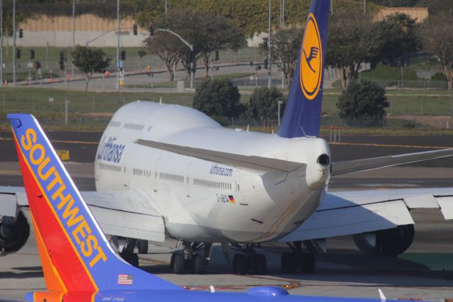 BOEING 747-8 (D-ABYA)