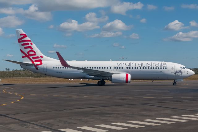 Boeing 737-800 (VH-YFG)