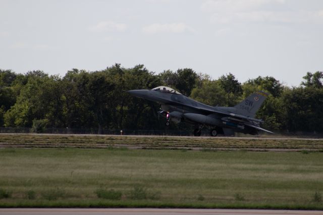 Lockheed F-16 Fighting Falcon —