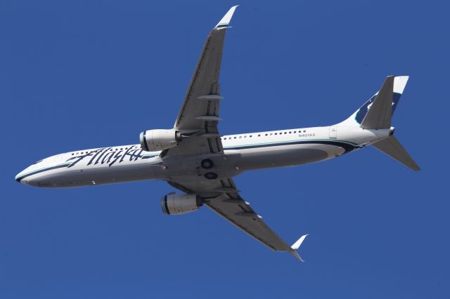 Boeing 737-900 (N407AS)