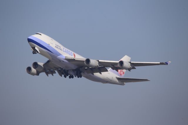 Boeing 747-400 (B-18706)