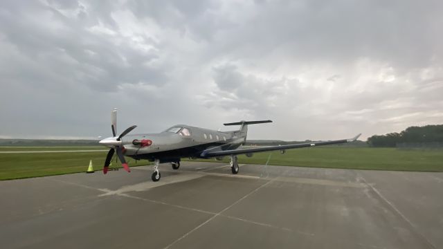 Pilatus PC-12 (N112VF) - 5 blade prop PC12