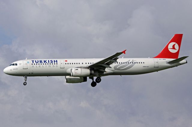 Airbus A321 (TC-JRB)