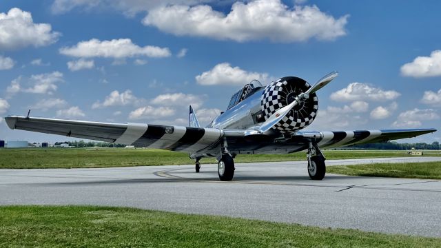 North American T-6 Texan (N373N) - Our resident T6 taxiing back in after a short flight. br /br /This aircraft is a 1941 North American AT-6D Texan, S/N 121-42714, and is privately owned. 7/14/22. 