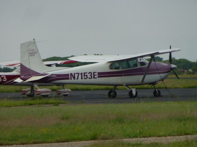 Cessna Skylane (N7153E)