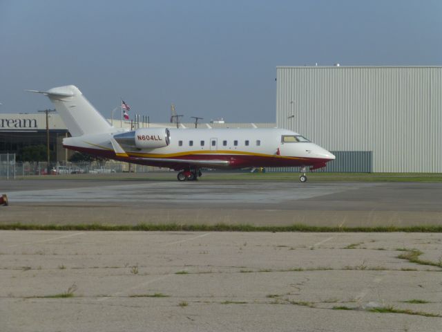 Canadair Challenger (N604LL)