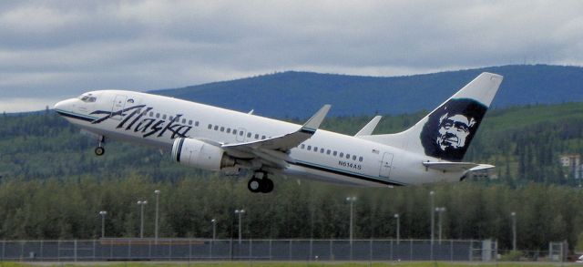 — — - 7378 a/c taking off. Look at the flex from the wings.