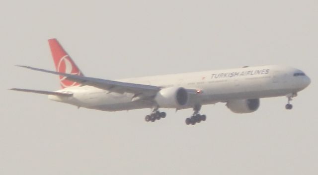 BOEING 777-300ER (TC-JJK)