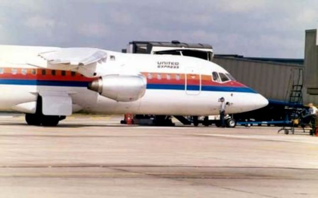 Avro Avroliner (RJ-70) — - BAe146 Presidential Airways/UA Express at IAD 1987