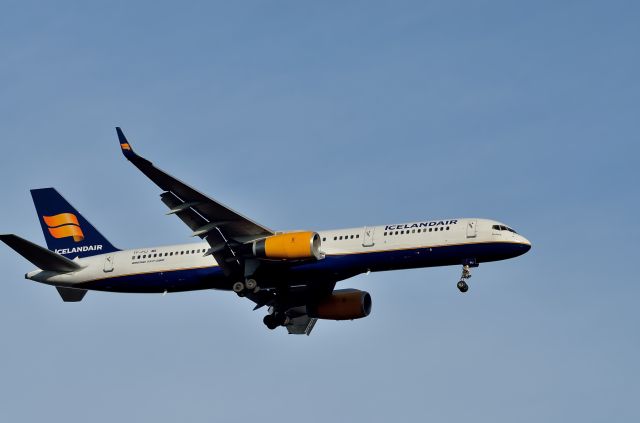 Boeing 757-200 (TF-FIJ)