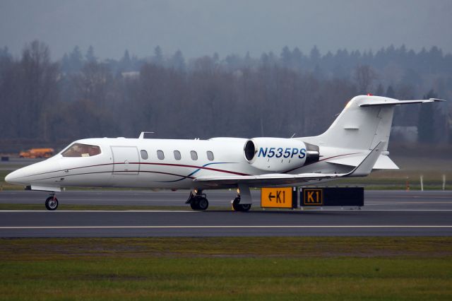 Learjet 31 (N535PS)