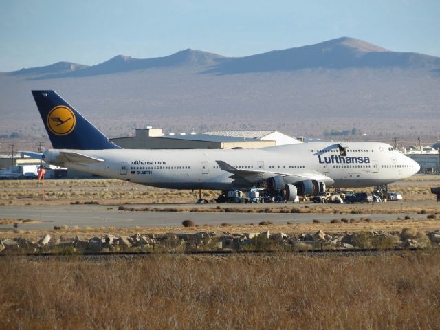 Boeing 747-400 (D-ABTH) - Engines are being removed as this aircraft had just arrived for storage.