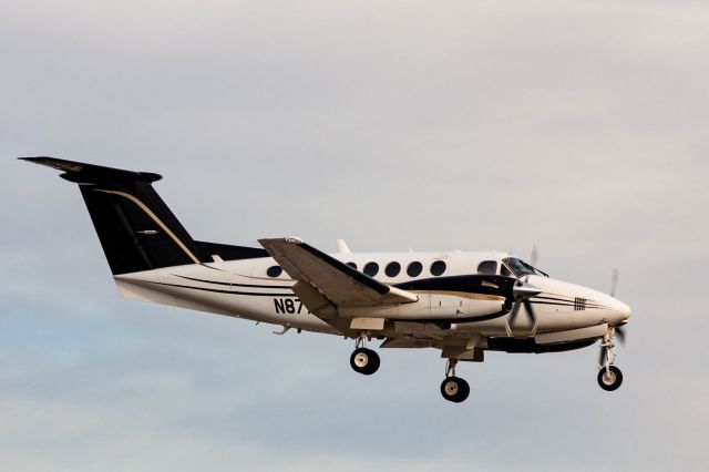 Beechcraft Super King Air 200 (N877RC)