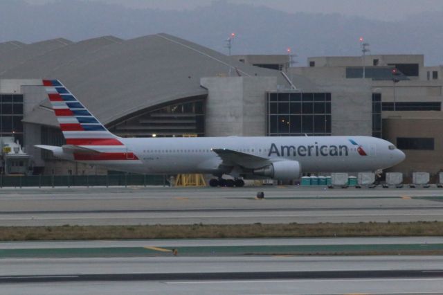 BOEING 767-300 (N7375A)