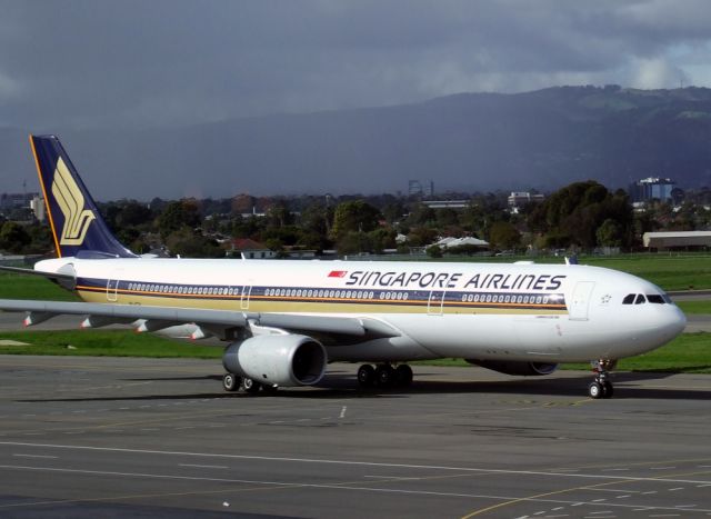 Airbus A330-300 (9V-STH) - Former Singapore Airlines A330-343 9V-STH. Now with TAP Portugal as CS-TOX.