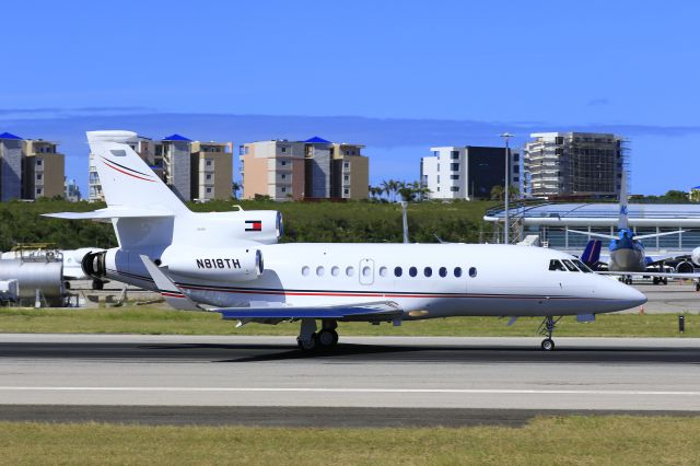 Dassault Falcon 900 (N818TH) - N818TH landing at TNCM