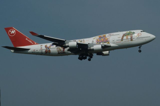 Boeing 747-400 (N670US) - Final Approach to Narita Intl Airport Rwy16R on 1997/04/13