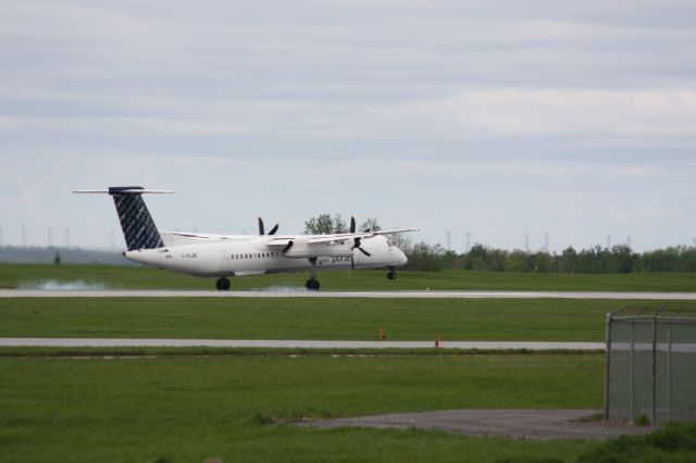 de Havilland Dash 8-400 (C-GLQK)