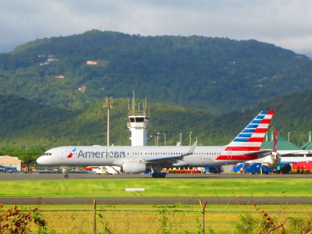 Boeing 757-200 (N199AN)