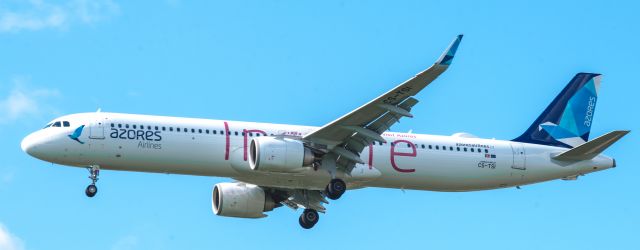 Airbus A321 (CS-TSI) - Inspire livery . Short final 24L