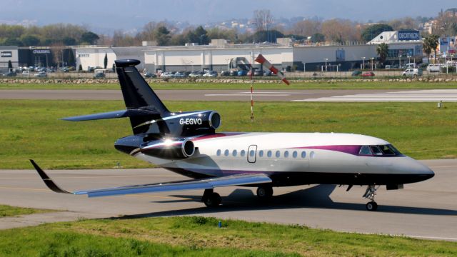 Dassault Falcon 900 (G-EGVO)