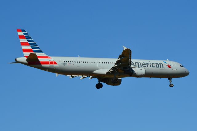 Airbus A321 (N188US) - on final at KCLT - 10/24/18