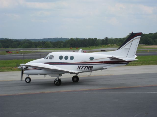 Beechcraft King Air 90 (N77NB)