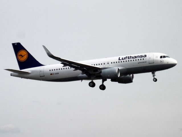 Airbus A320 (D-AIUK)