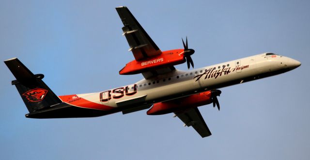 de Havilland Dash 8-400 (N440QX) - Departure off 12R, to BOI  "OSU Beavers" Theme Aircraft  01-02-2017